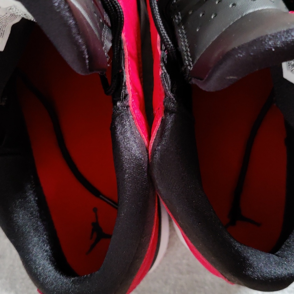 Nike Air Jordan low top size 5 in boys and 7 in women true to size - Picture 7 of 8